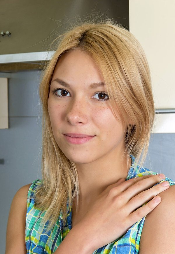 Лиза, 23 года, 2 размер груди